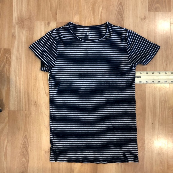 Navy blue and white striped t shirt from the gap - Picture 4 of 6